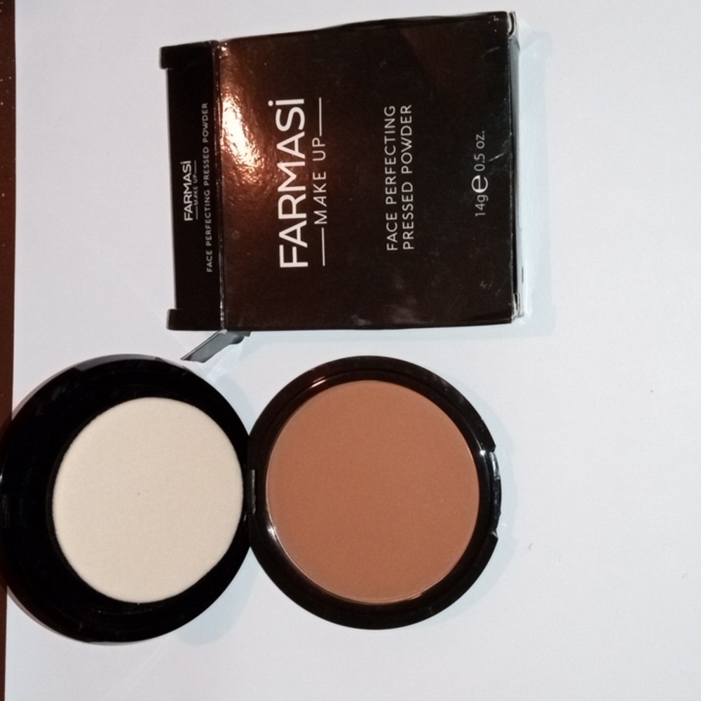 Face Perfecting Pressed Powder